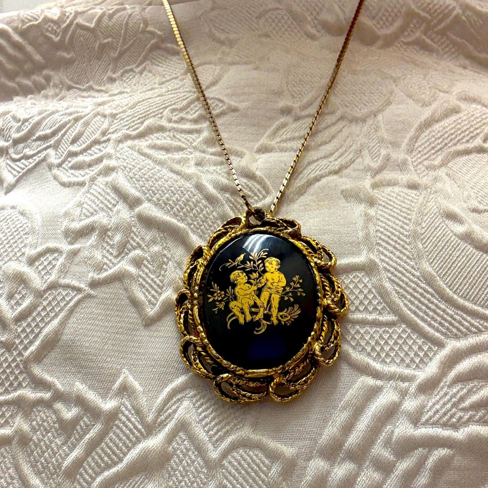 Classical Antique Pendant Necklace